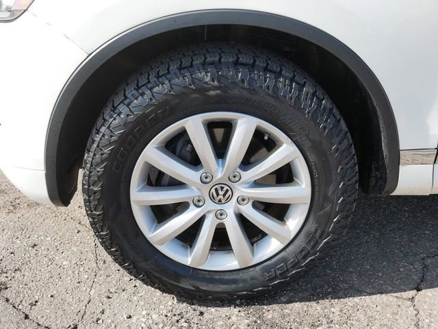 Used 2012 Volkswagen Touareg VR6 image 9