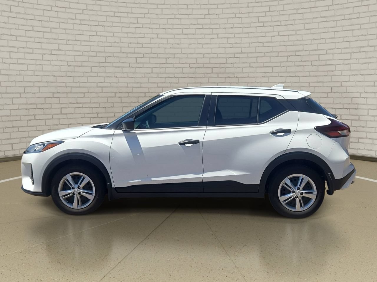 Used 2025 Nissan Kicks Play S FWD image 8