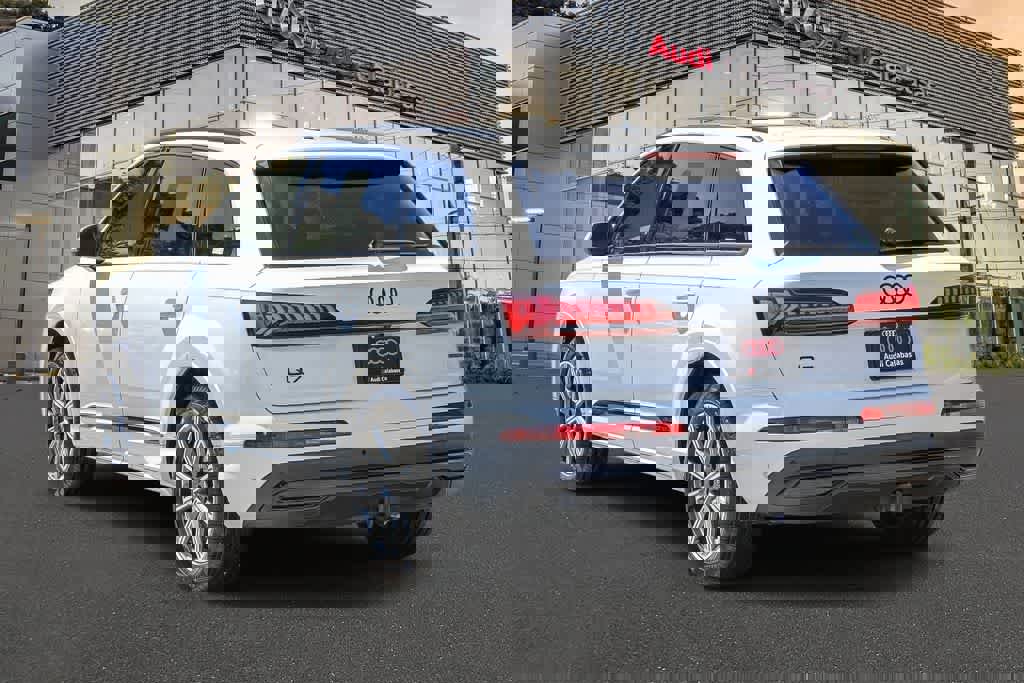 Used 2023 Audi Q7 2.0T Premium Plus w/ Premium Plus Package image 2