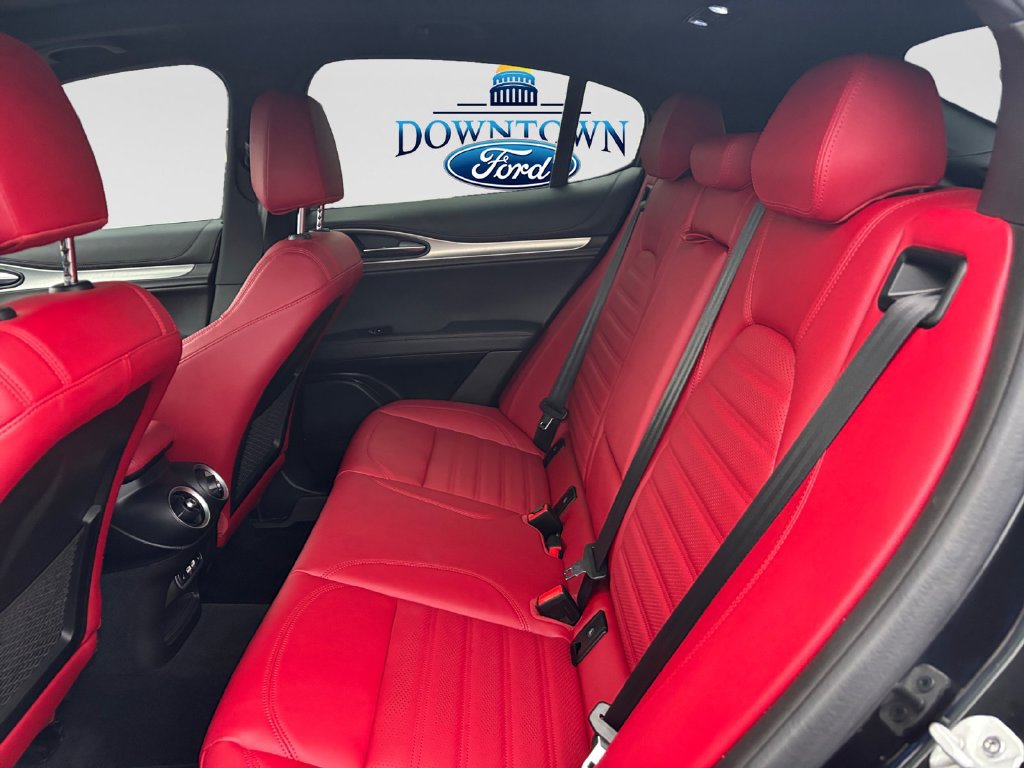 Used 2024 Alfa Romeo Stelvio Veloce AWD/4WD image 9