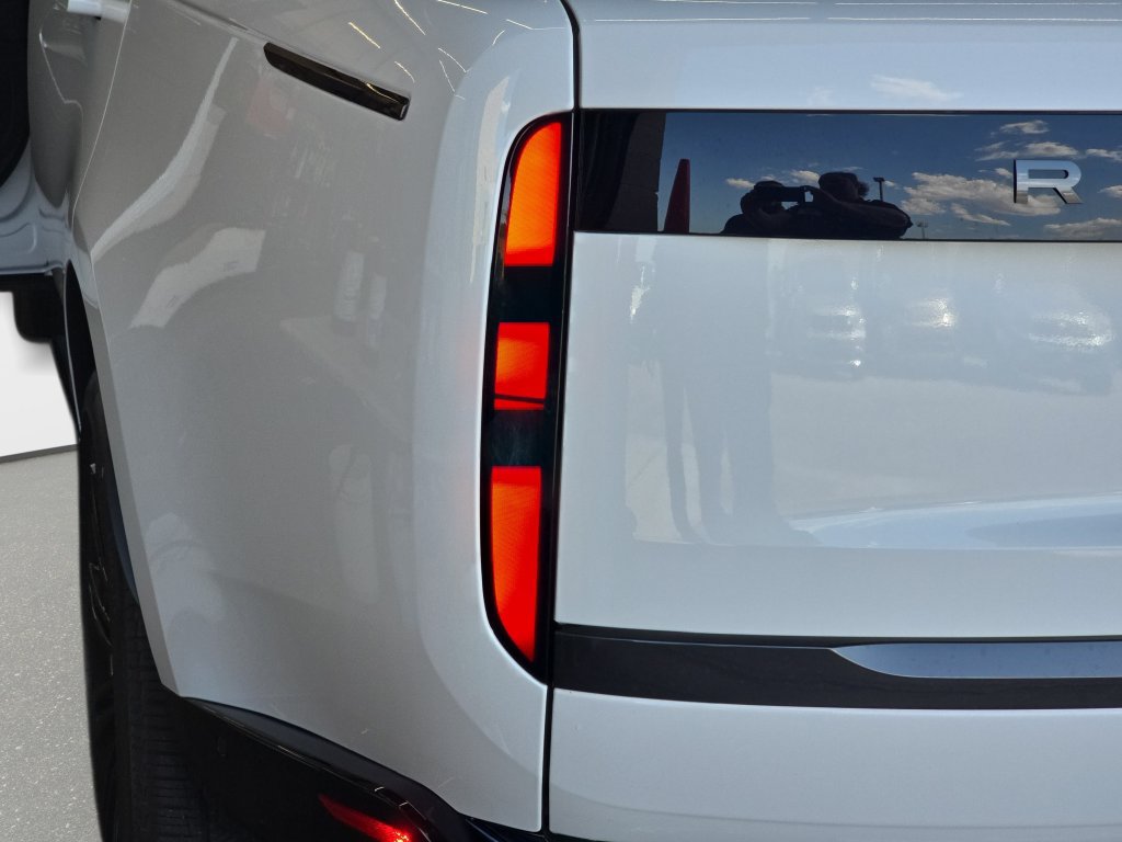 New 2026 Land Rover Range Rover Long Wheelbase SE AWD/4WD image 23