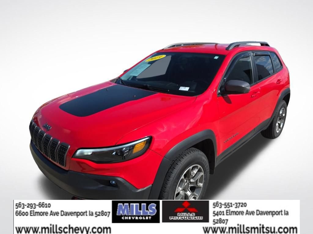 Used 2019 Jeep Cherokee Trailhawk w/ Cold Weather Group AWD/4WD image 1