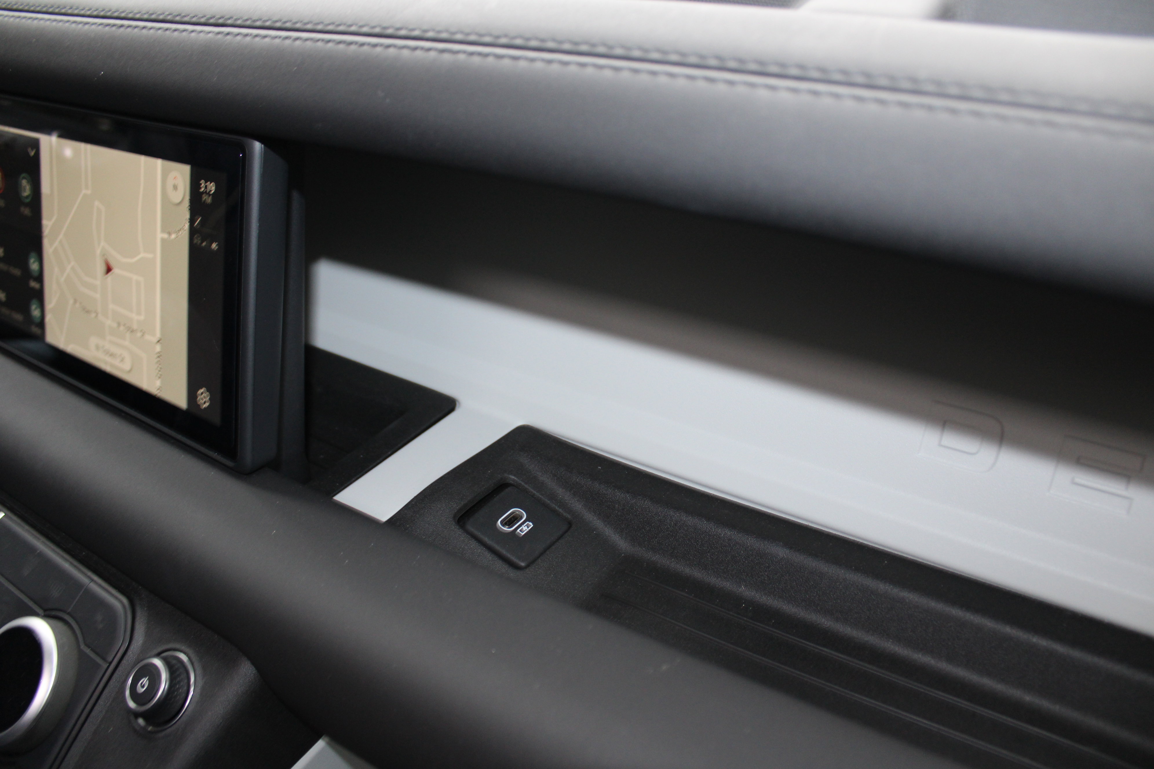 Used 2024 Land Rover Defender 110 S image 35