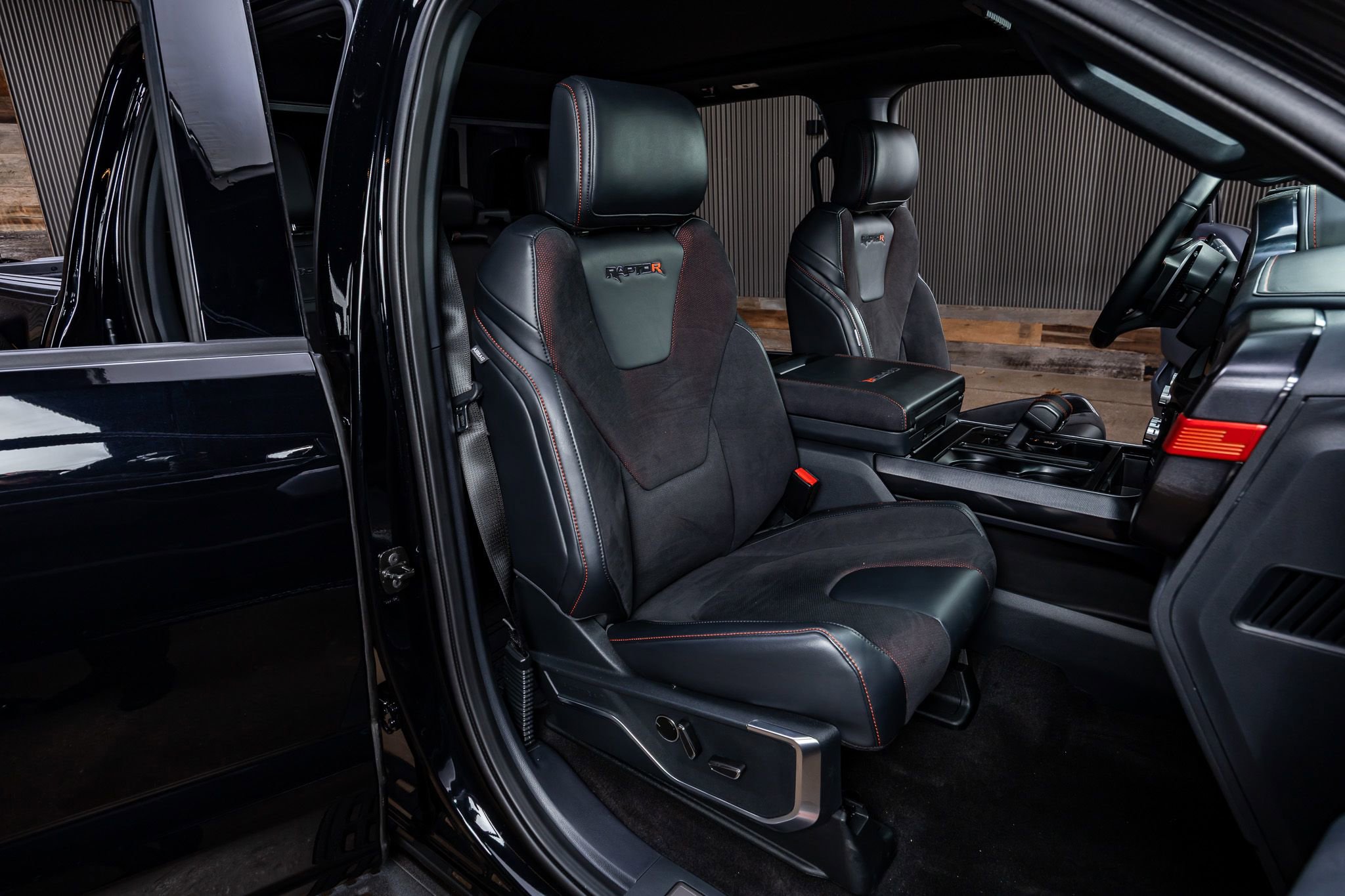 Used 2025 Ford F150 Raptor w/ Equipment Group 803A Raptor R image 31