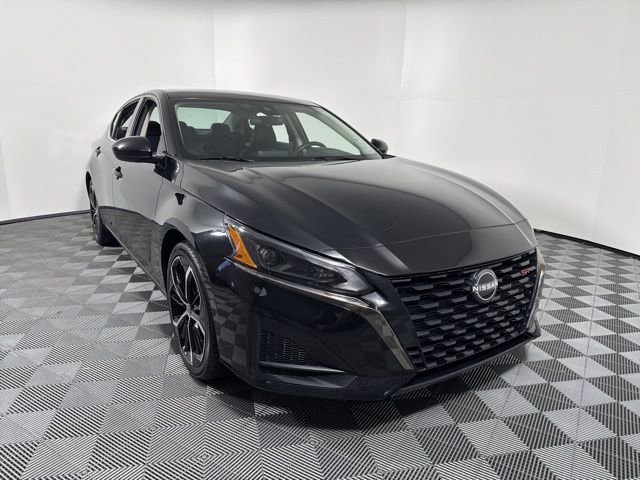 Used 2024 Nissan Altima 2.5 SR image 11