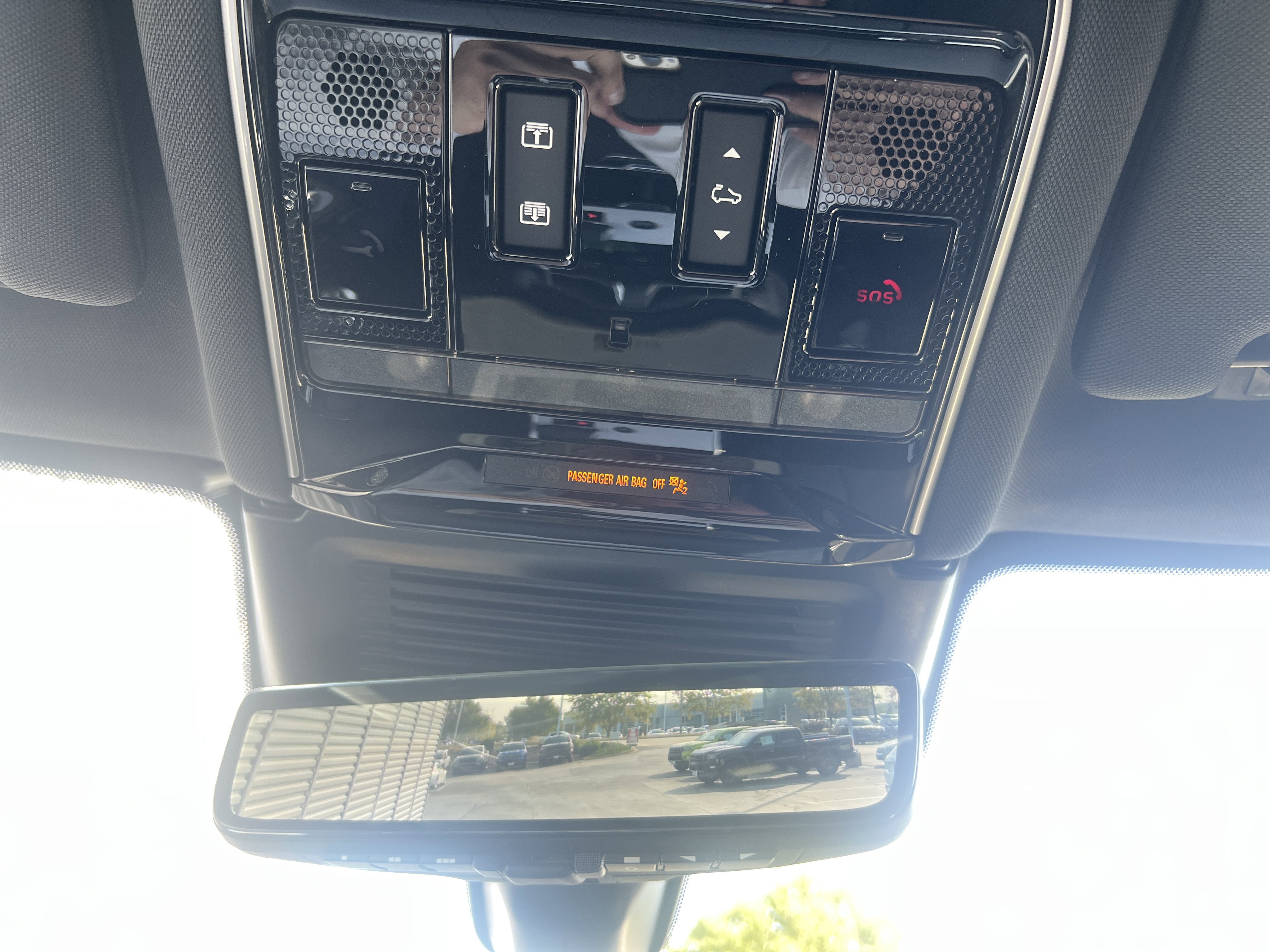 New 2025 Land Rover Range Rover Long Wheelbase SE image 21