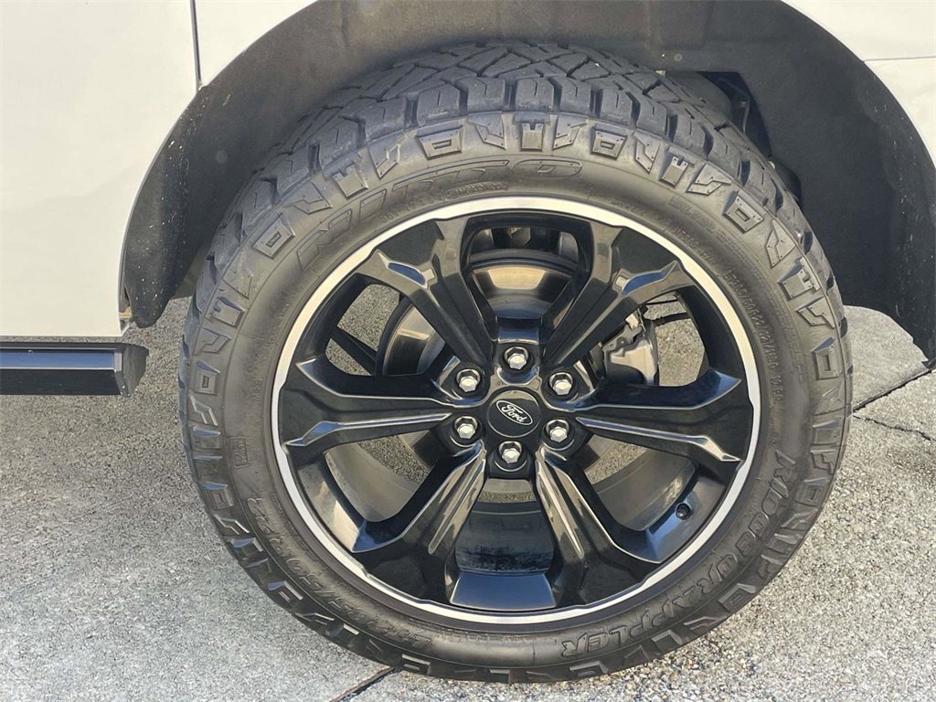 Used 2023 Ford Expedition Max Limited image 9