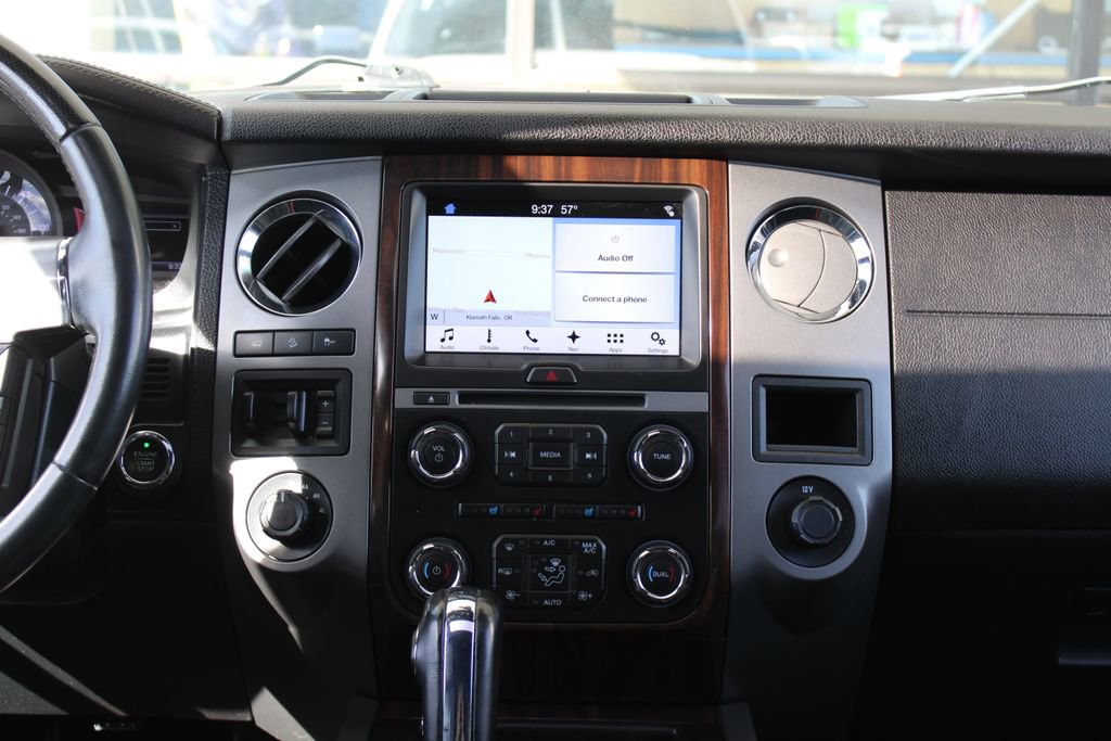 Used 2017 Ford Expedition EL Platinum image 22