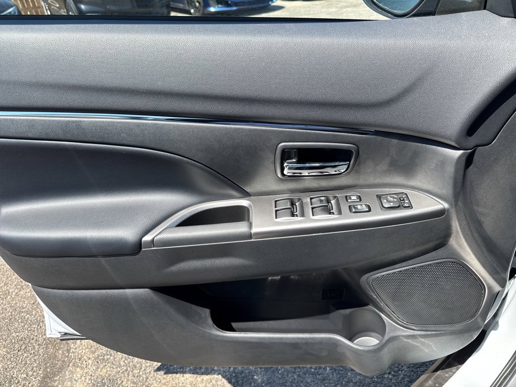 New 2027 Mitsubishi Outlander Sport SE FWD image 29