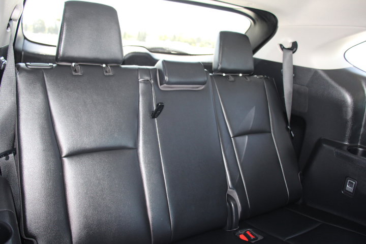 Used 2023 Toyota Highlander XLE FWD image 17