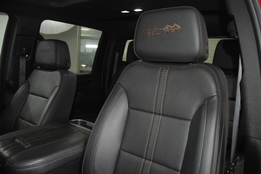 Used 2024 Chevrolet Silverado 3500 High Country w/ Technology Package AWD/4WD image 45