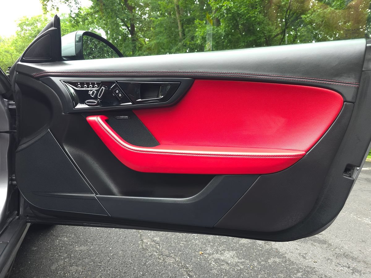 Used 2023 Jaguar F-TYPE R AWD/4WD image 16