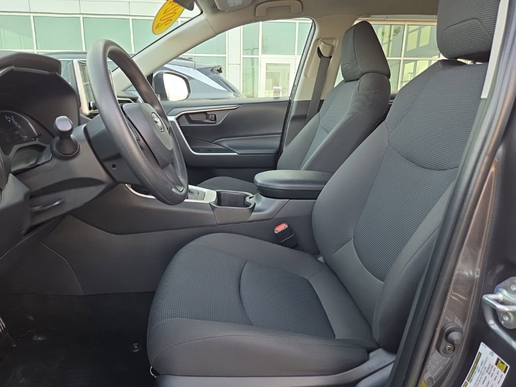 Used 2024 Toyota RAV4 LE image 19