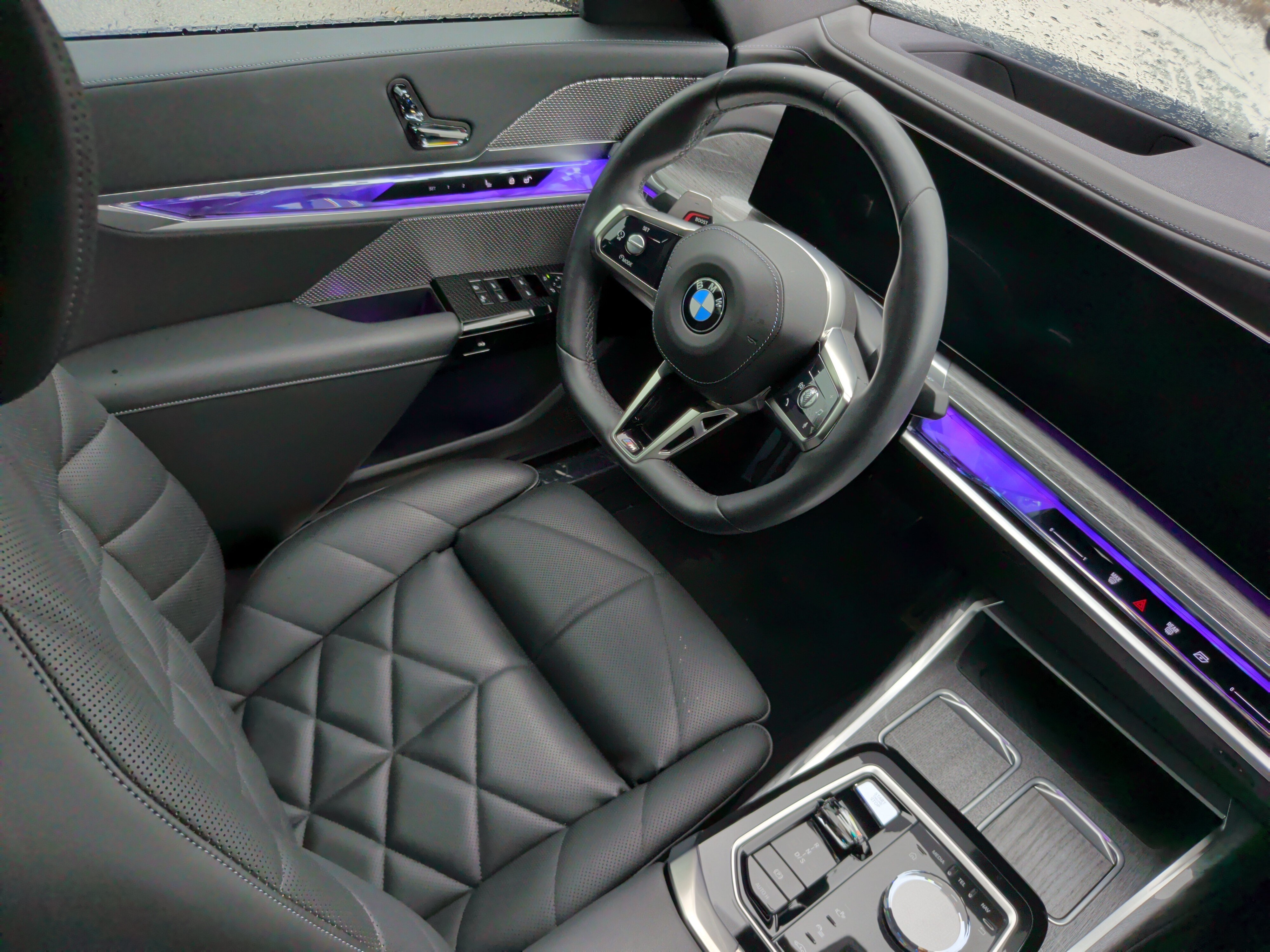 Used 2024 BMW 740i xDrive AWD/4WD image 31