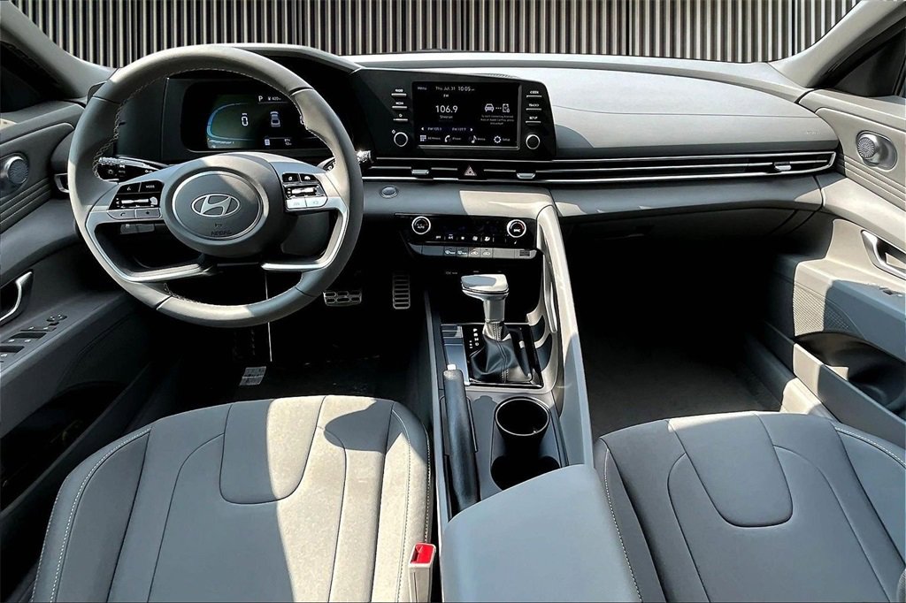 New 2025 Hyundai Elantra Sport image 5