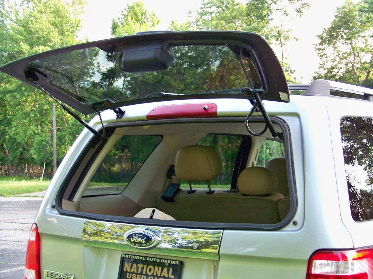 Used 2009 Ford Escape Limited AWD/4WD image 14