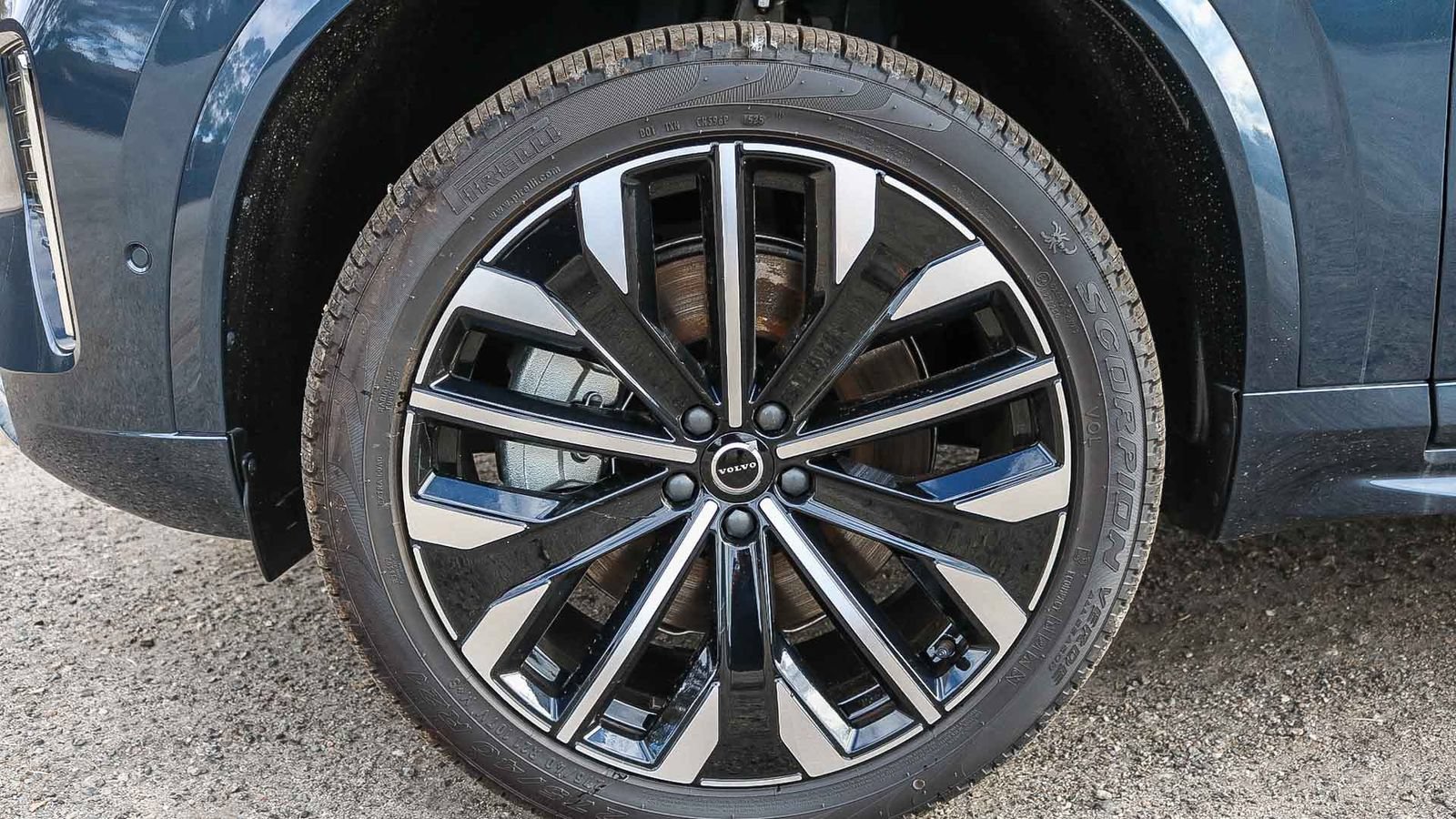 New 2026 Volvo XC90 T8 Plus AWD/4WD image 11