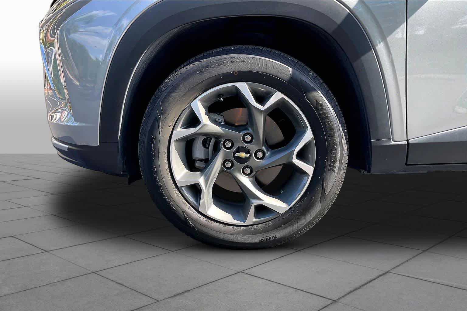 Certified 2024 Chevrolet Trax LT w/ Driver Confidence Package FWD image 10