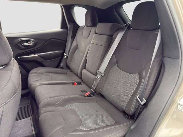 Used 2019 Jeep Cherokee Latitude w/ Popular Appearance Group image 13