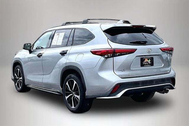 Used 2022 Toyota Highlander XSE image 4