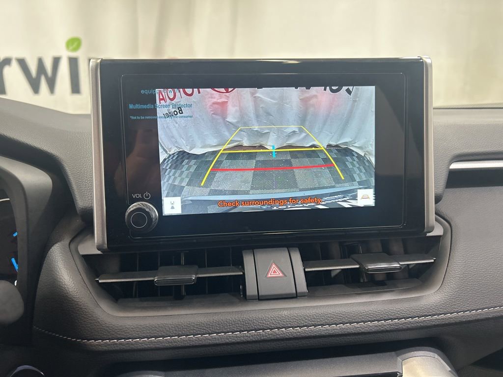 Used 2025 Toyota RAV4 XLE image 28