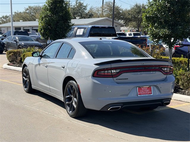 Used 2021 Dodge Charger SXT w/ Blacktop Package image 5
