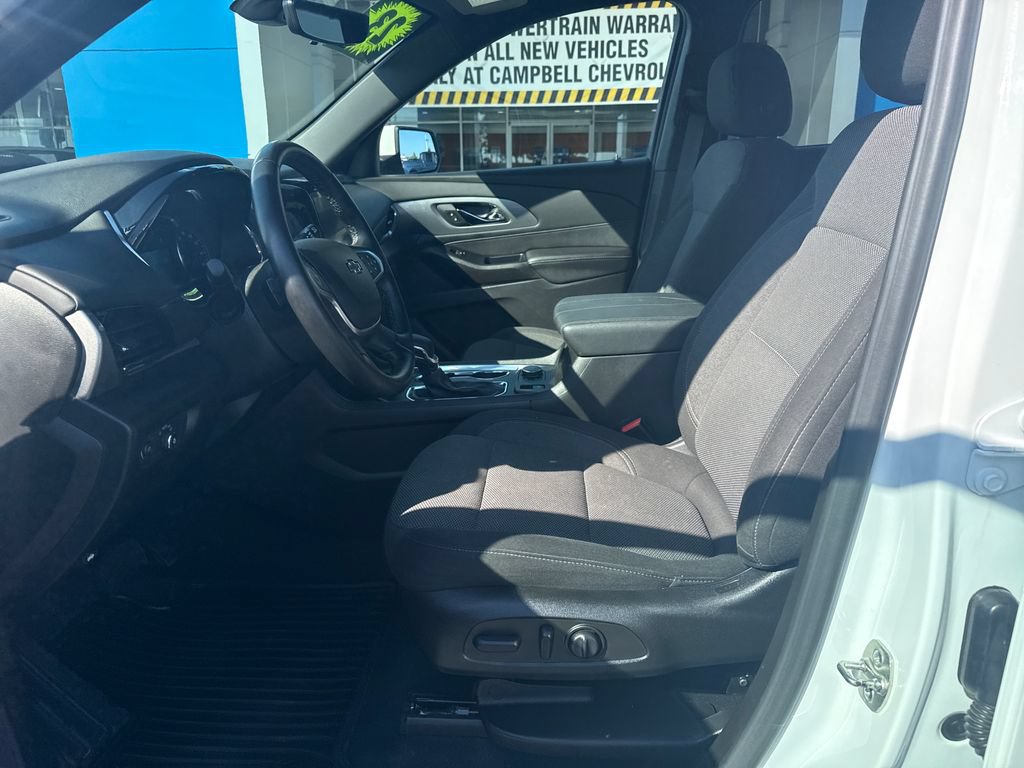 Used 2023 Chevrolet Traverse LT FWD image 20