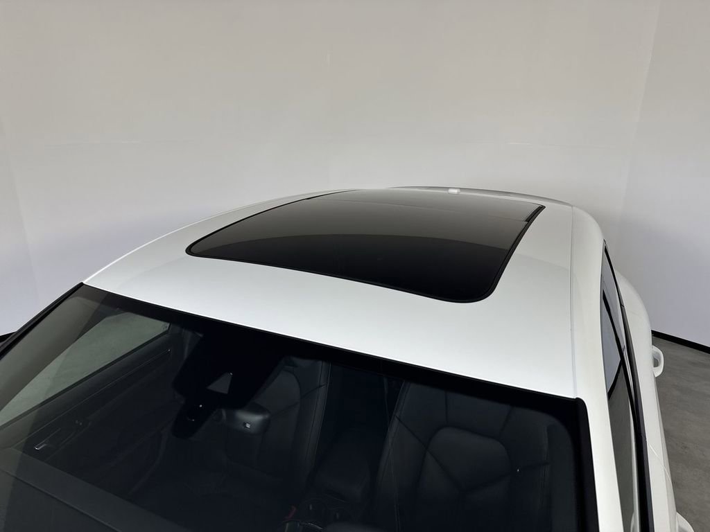 New 2026 Porsche Macan AWD/4WD image 17