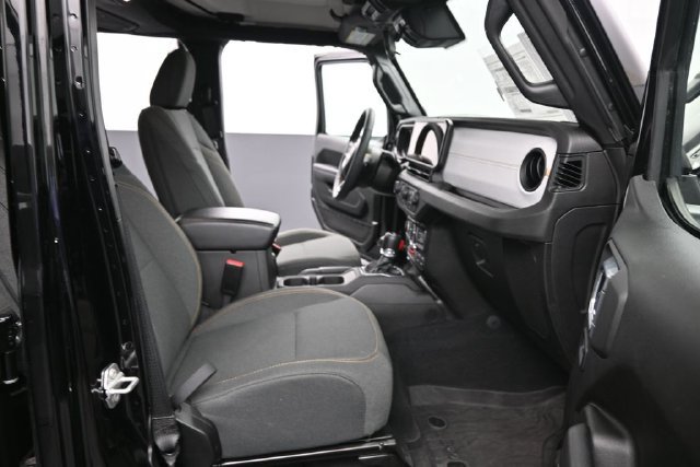 Used 2024 Jeep Wrangler Unlimited AWD/4WD image 18