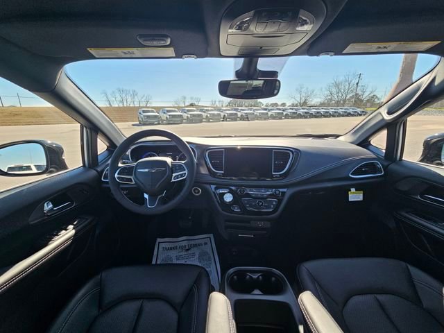 New 2026 Chrysler Pacifica Select image 12