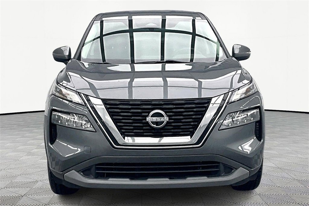 Used 2023 Nissan Rogue SV image 3