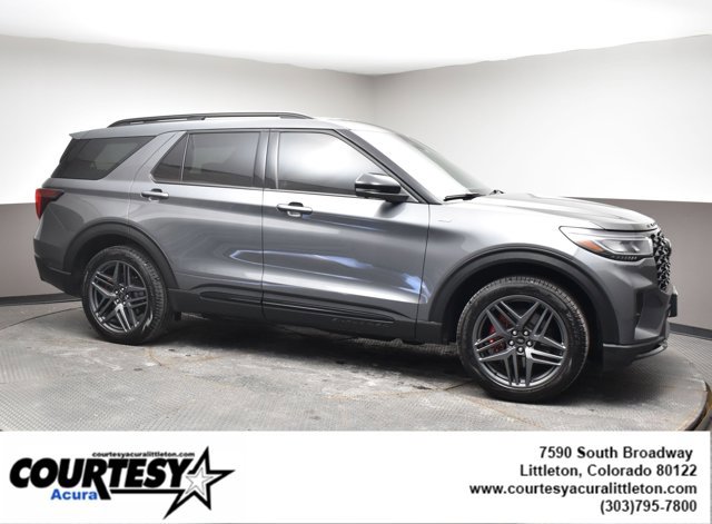 Used 2025 Ford Explorer ST-Line w/ Premium Package image 4