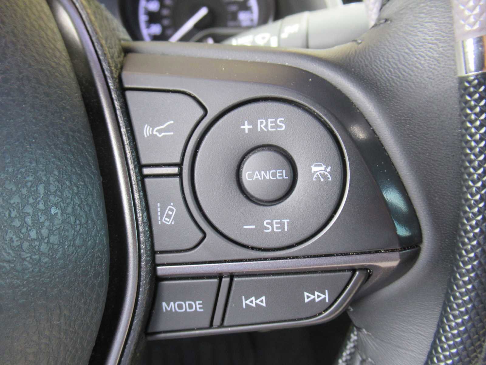 Used 2022 Toyota Camry SE image 26