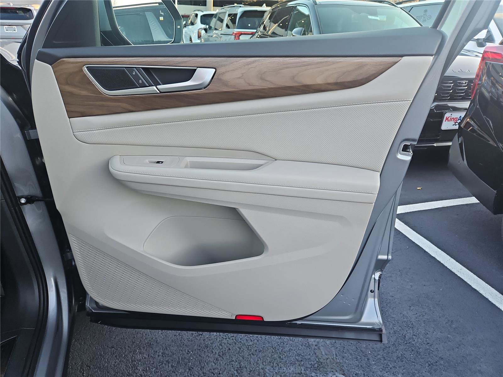 New 2026 Volkswagen Atlas SE image 28