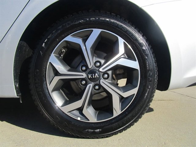 Used 2020 Kia Forte LXS image 24