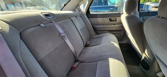 Used 2004 Ford Taurus SES FWD image 11