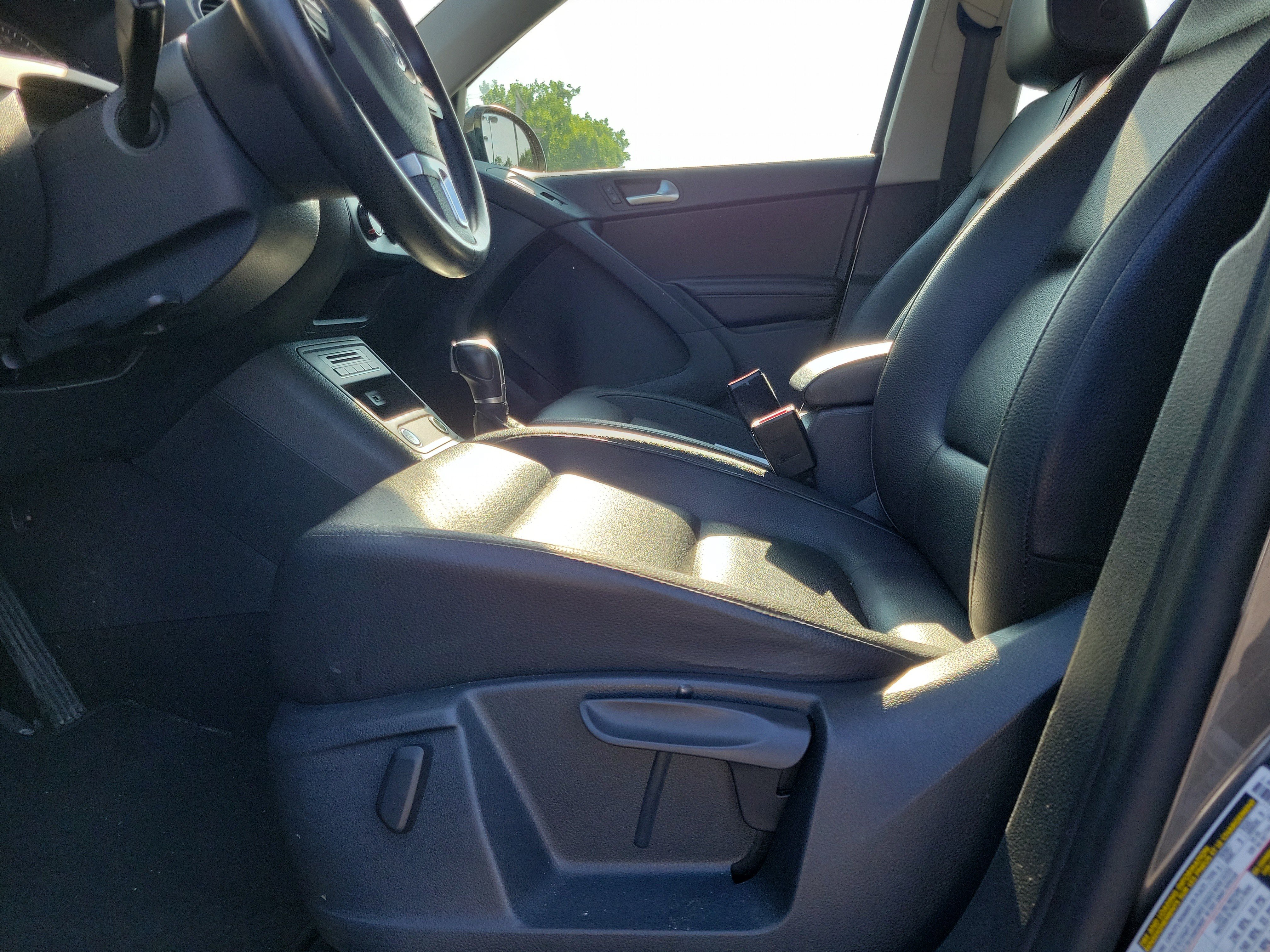 Used 2016 Volkswagen Tiguan S FWD image 16