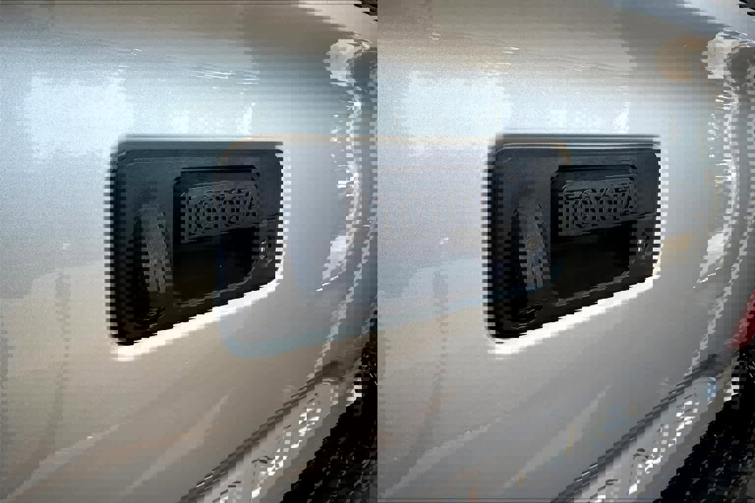 Used 2019 Toyota Tacoma SR image 29