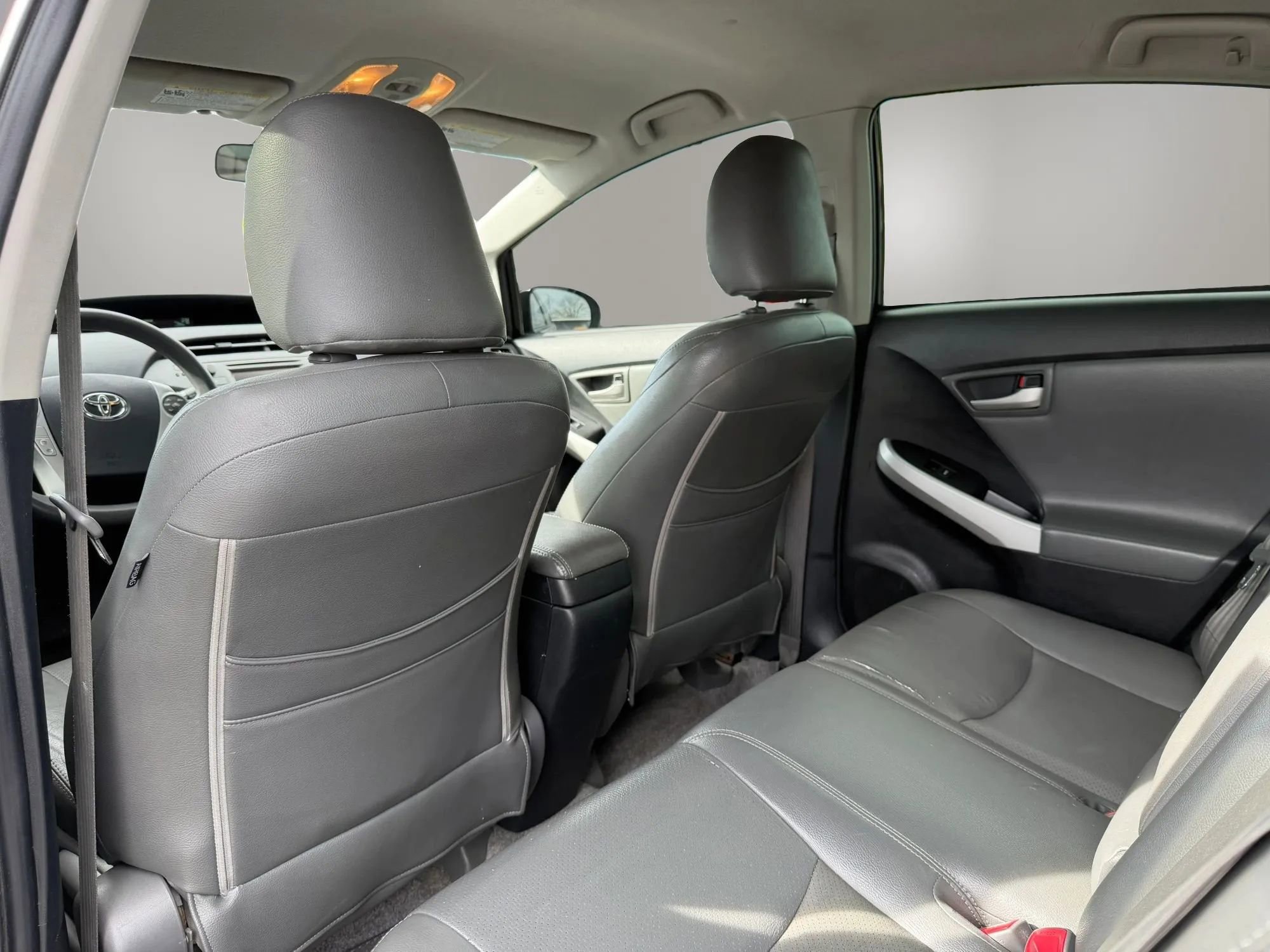 Used 2014 Toyota Prius Two image 33