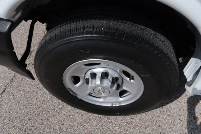 Used 2021 Chevrolet Express 2500 Extended RWD image 16