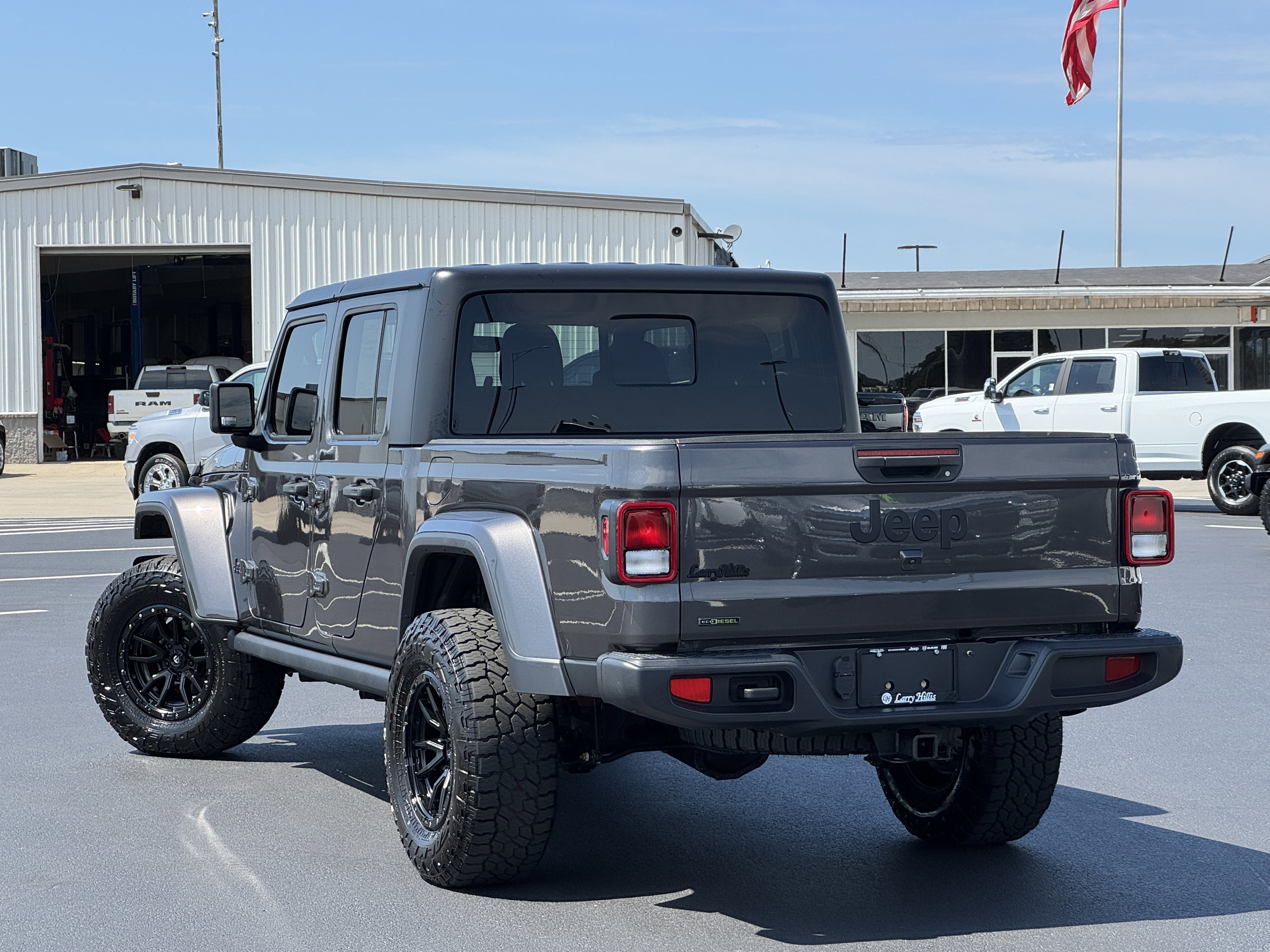 Used 2021 Jeep Gladiator Willys image 6