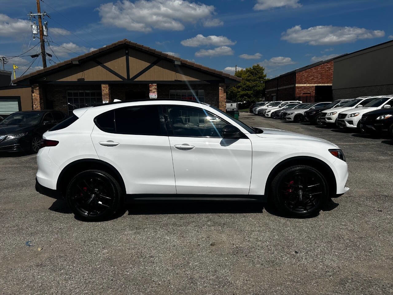 Used 2019 Alfa Romeo Stelvio w/ Nero Edizione image 4