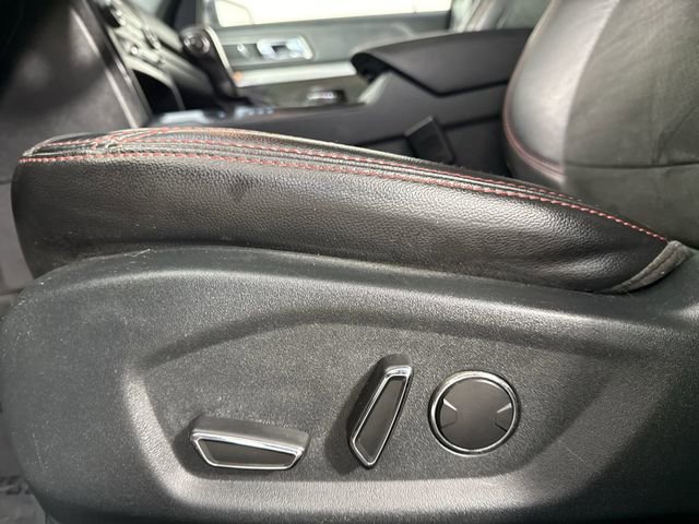 Used 2018 Ford Explorer XLT w/ Equipment Group 202A AWD/4WD image 20