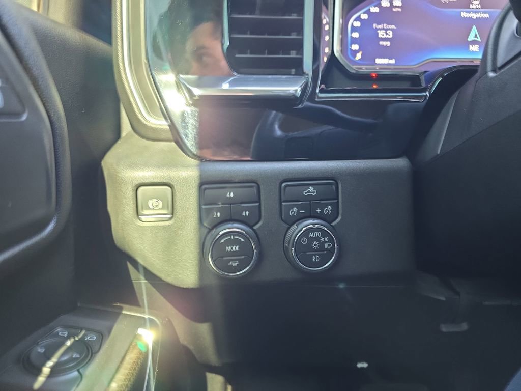 Used 2024 Chevrolet Silverado 2500 LT w/ Convenience Package image 24