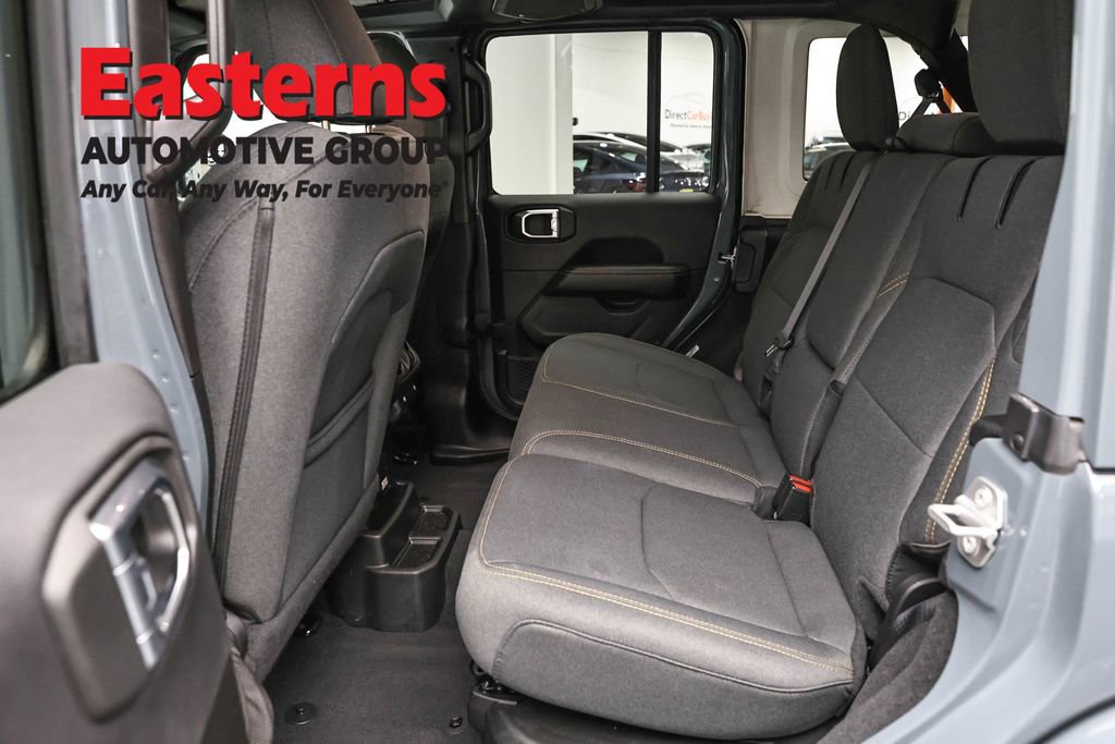 Used 2025 Jeep Wrangler Unlimited Sahara image 22