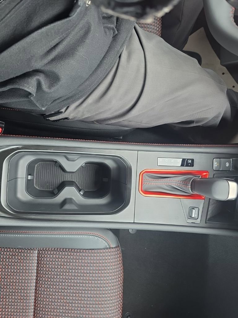 New 2026 Nissan Kicks SR w/ Cold Weather Package image 27