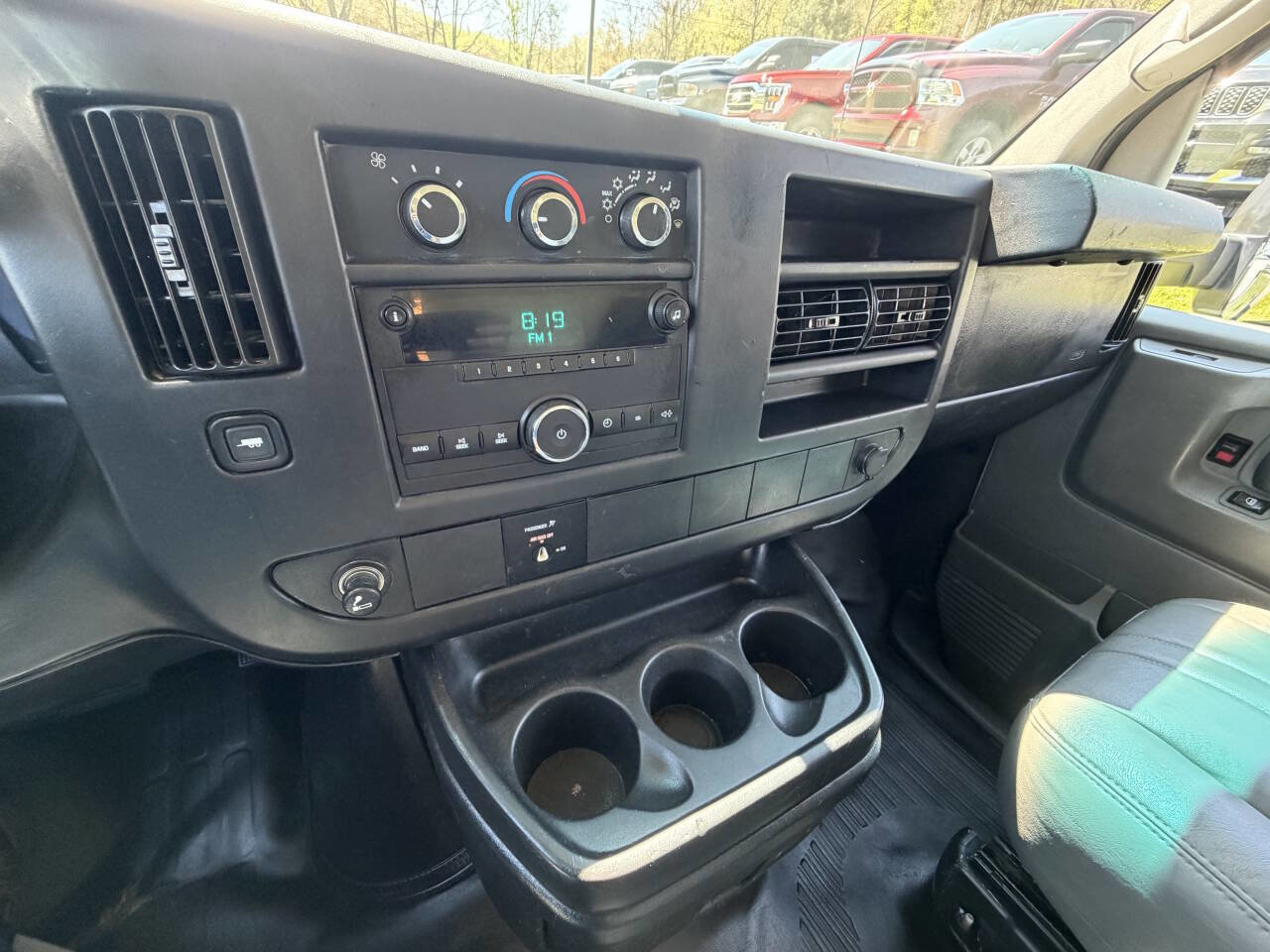 Used 2011 Chevrolet Express 3500 RWD image 41
