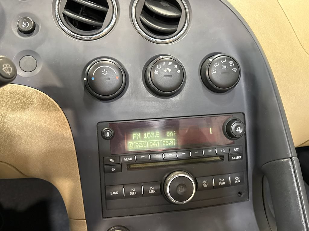 Used 2006 Pontiac Solstice Convertible w/ Premium Package RWD image 12