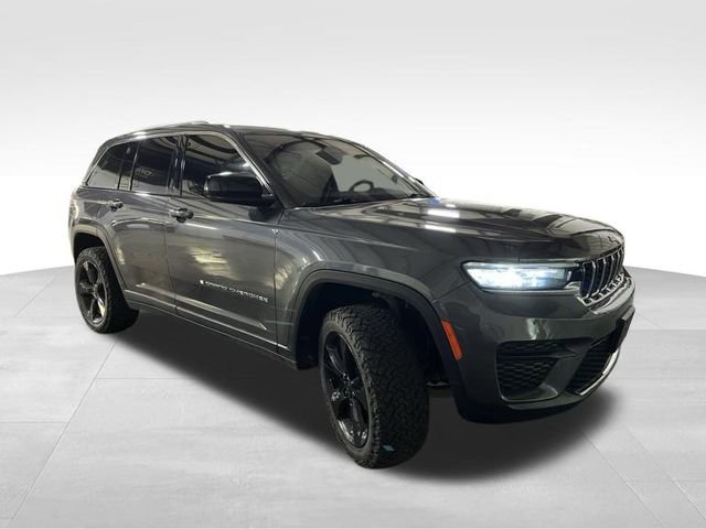 Used 2023 Jeep Grand Cherokee Laredo AWD/4WD image 9