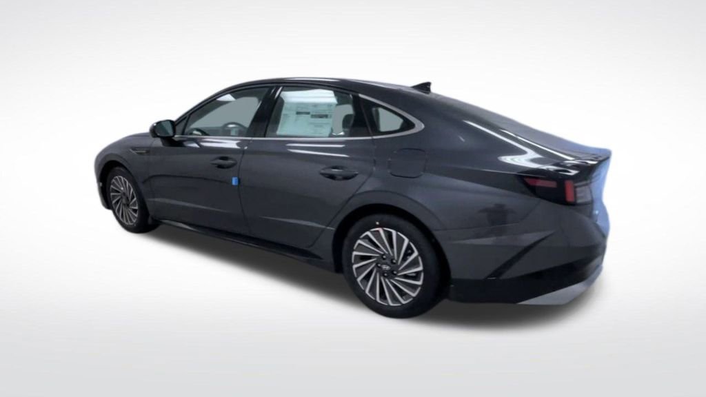 New 2025 Hyundai Sonata Limited image 22